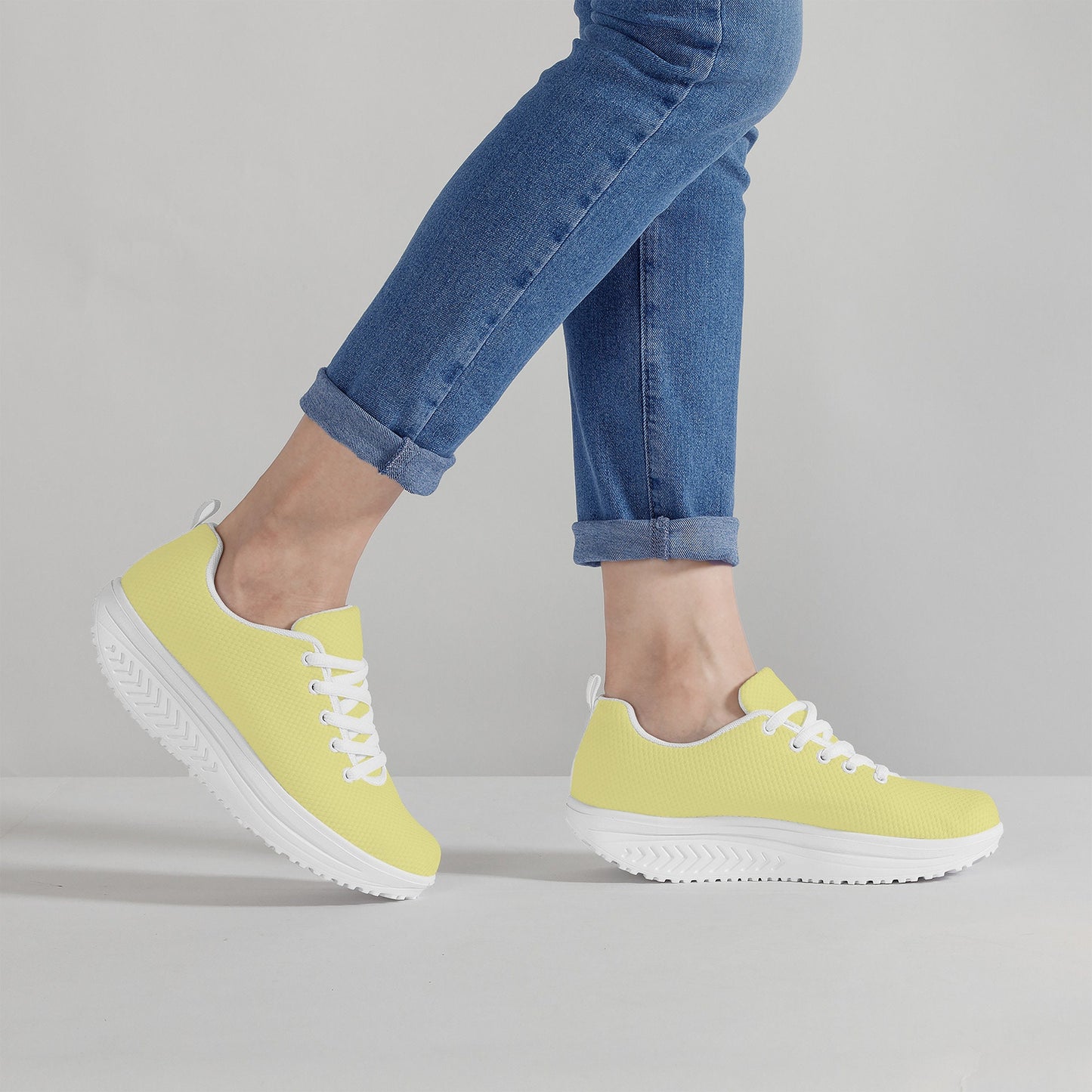 Women's Mesh Heightening Shaking Shoe